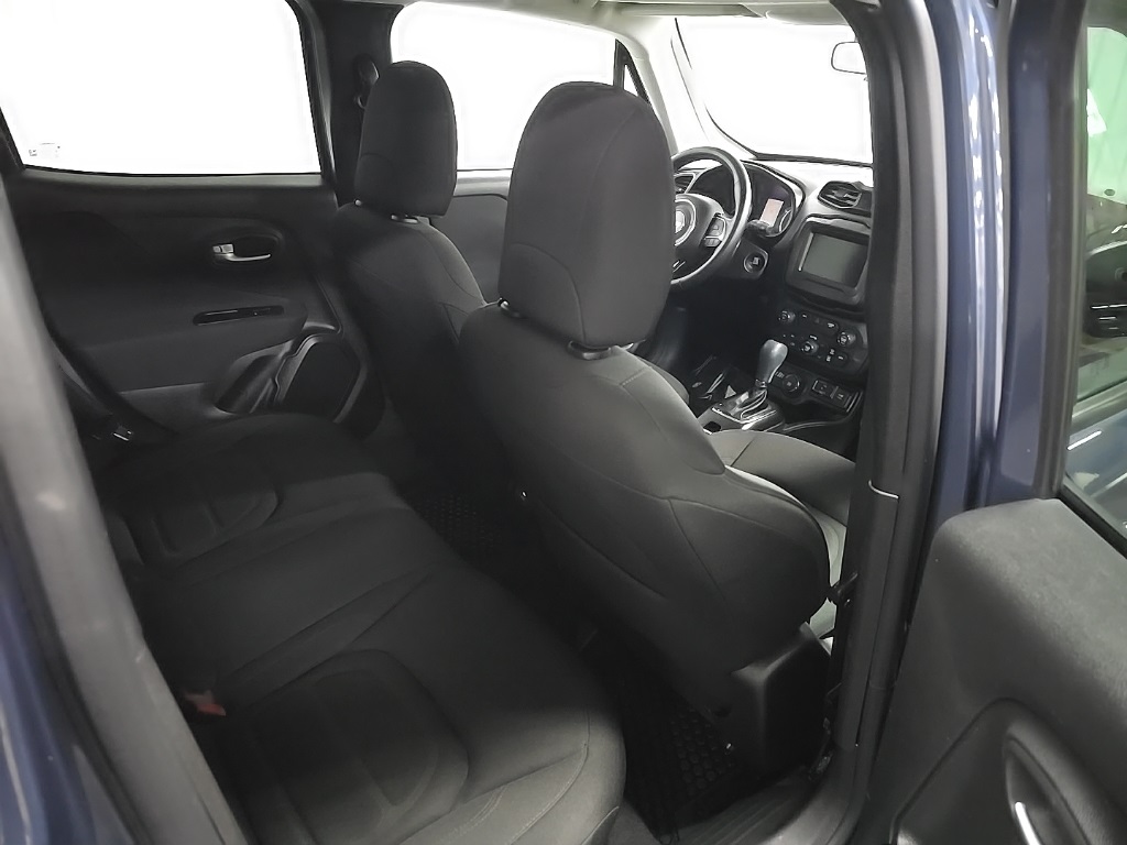2020 Jeep Renegade Latitude photo 18