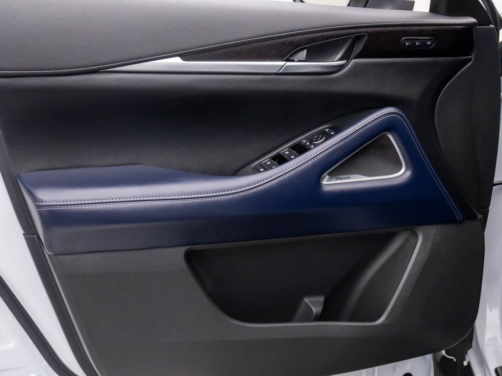 2026 Infiniti QX60 Luxe photo 12