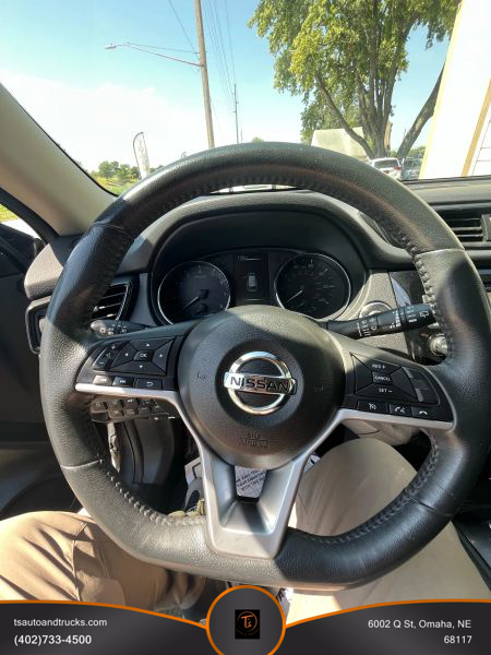 2017 Nissan Rogue SL Hybrid photo 13