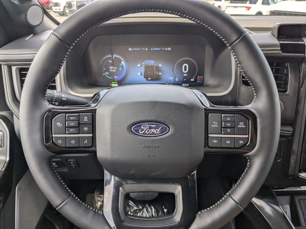 2025 Ford F-150 Lightning Platinum photo 26