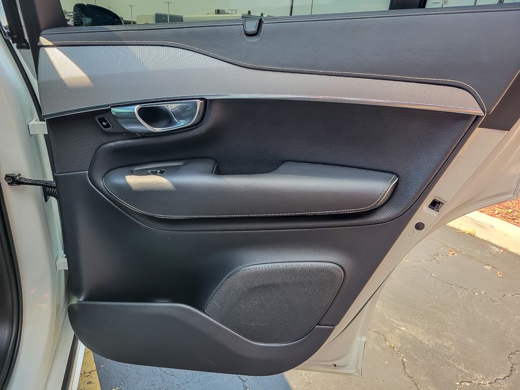 2022 VOLVO XC90 - Image 20
