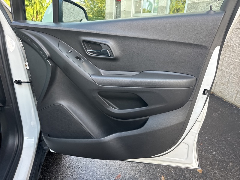 2018 Chevrolet Trax LS photo 33
