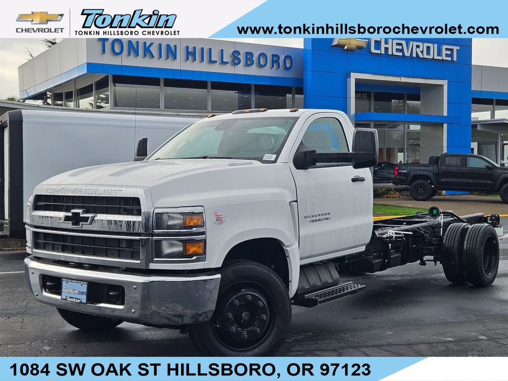 2025 Chevrolet Silverado 4500 Medium Duty Chassis Cab Work Truck's photo