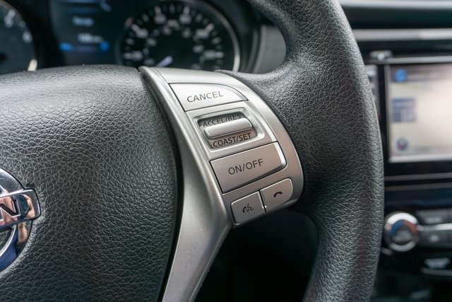2016 Nissan Rogue SV photo 18