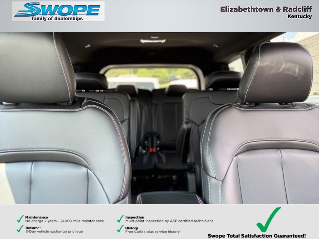 2025 Jeep Grand Cherokee Limited photo 2