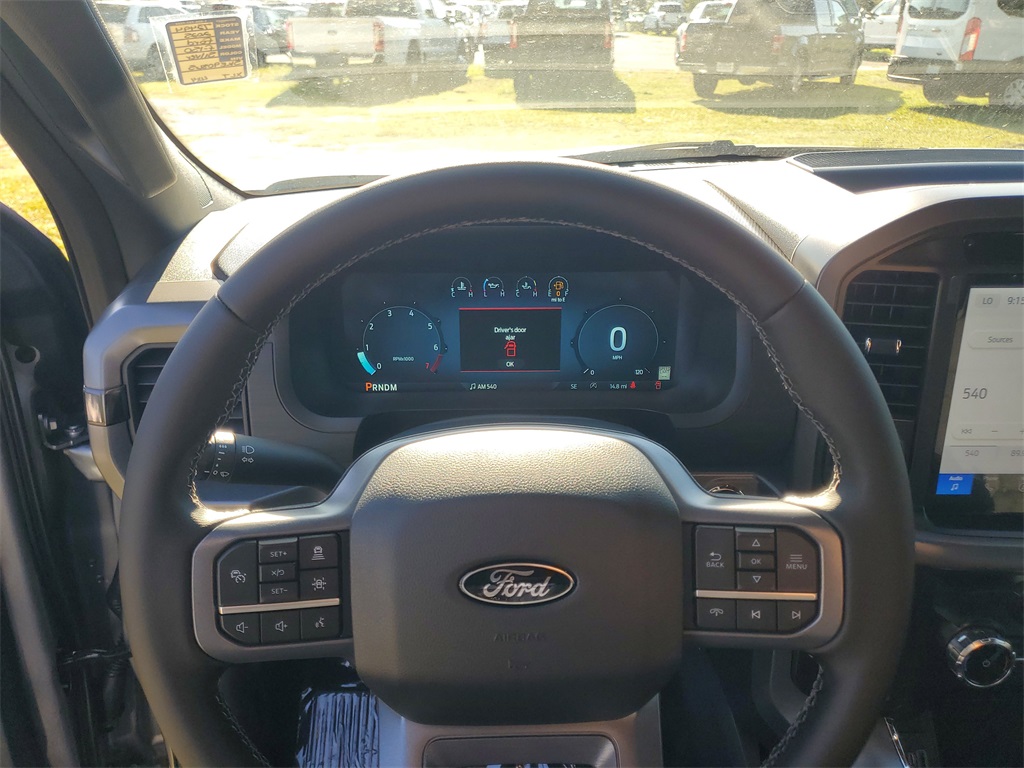 2025 Ford F-150 XLT photo 12