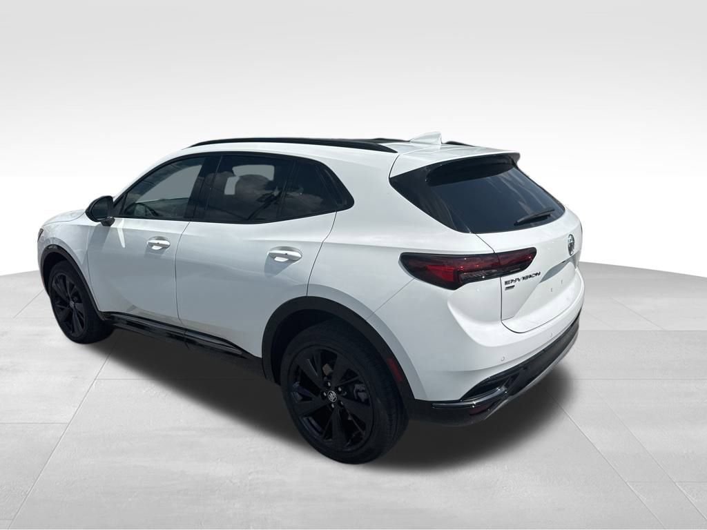 2022 Buick Envision Essence photo 5