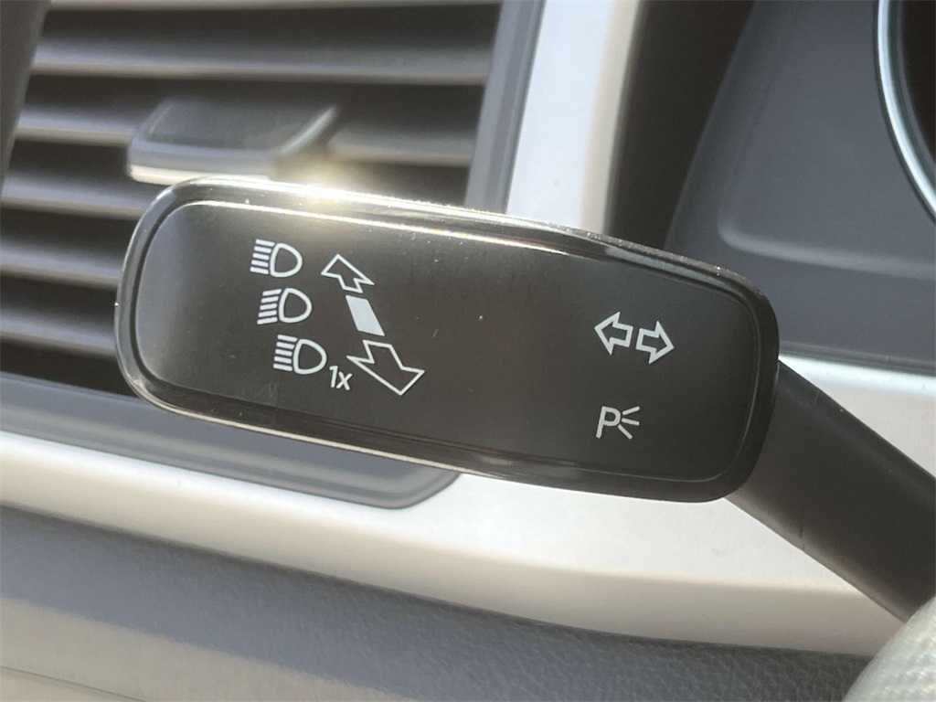2021 Volkswagen Atlas Cross Sport SE Technology photo 32
