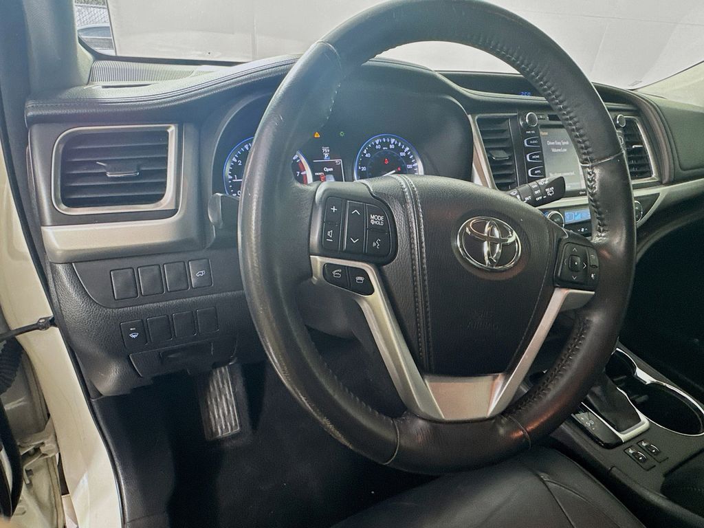 2015 Toyota Highlander Base Hybrid photo 8