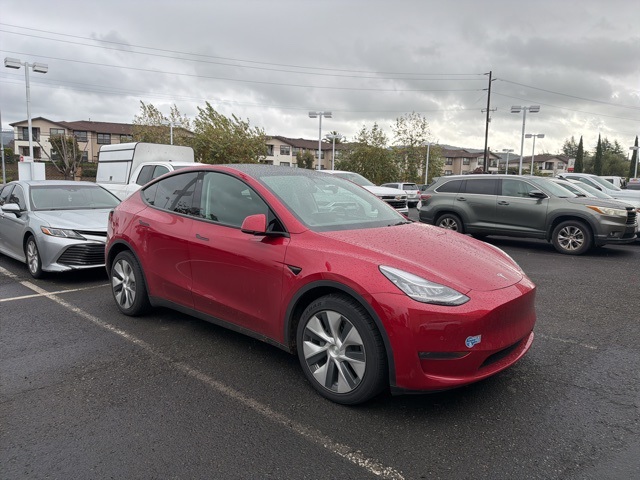 Used 2021 Tesla Model Y Long Range with VIN 5YJYGDEE1MF091541 for sale in Northfield, Minnesota