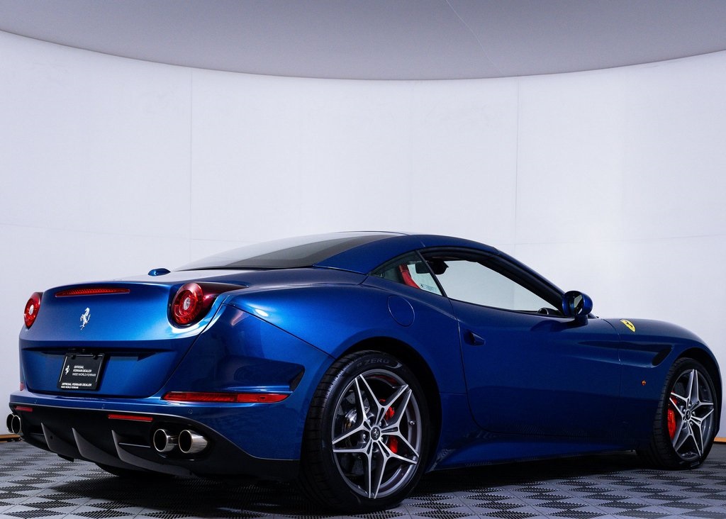 Certified Used 2017 Blu Abu Dhabi Metallic Ferrari T image 18