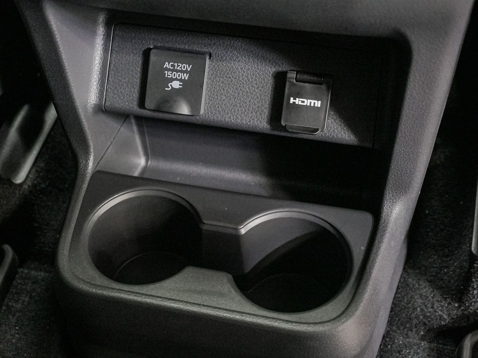 2024 Toyota Sienna XLE photo 23