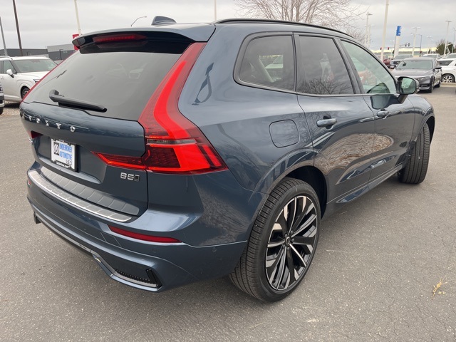 2026 Volvo XC60 B5 photo 4