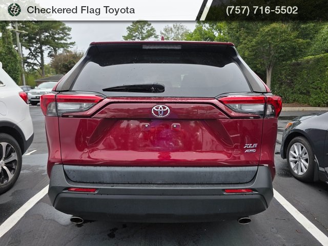 2020 Toyota RAV4 XLE photo 5