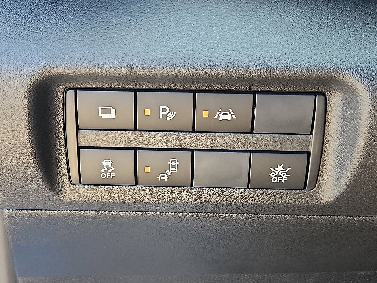 2025 Nissan Kicks Play S photo 12