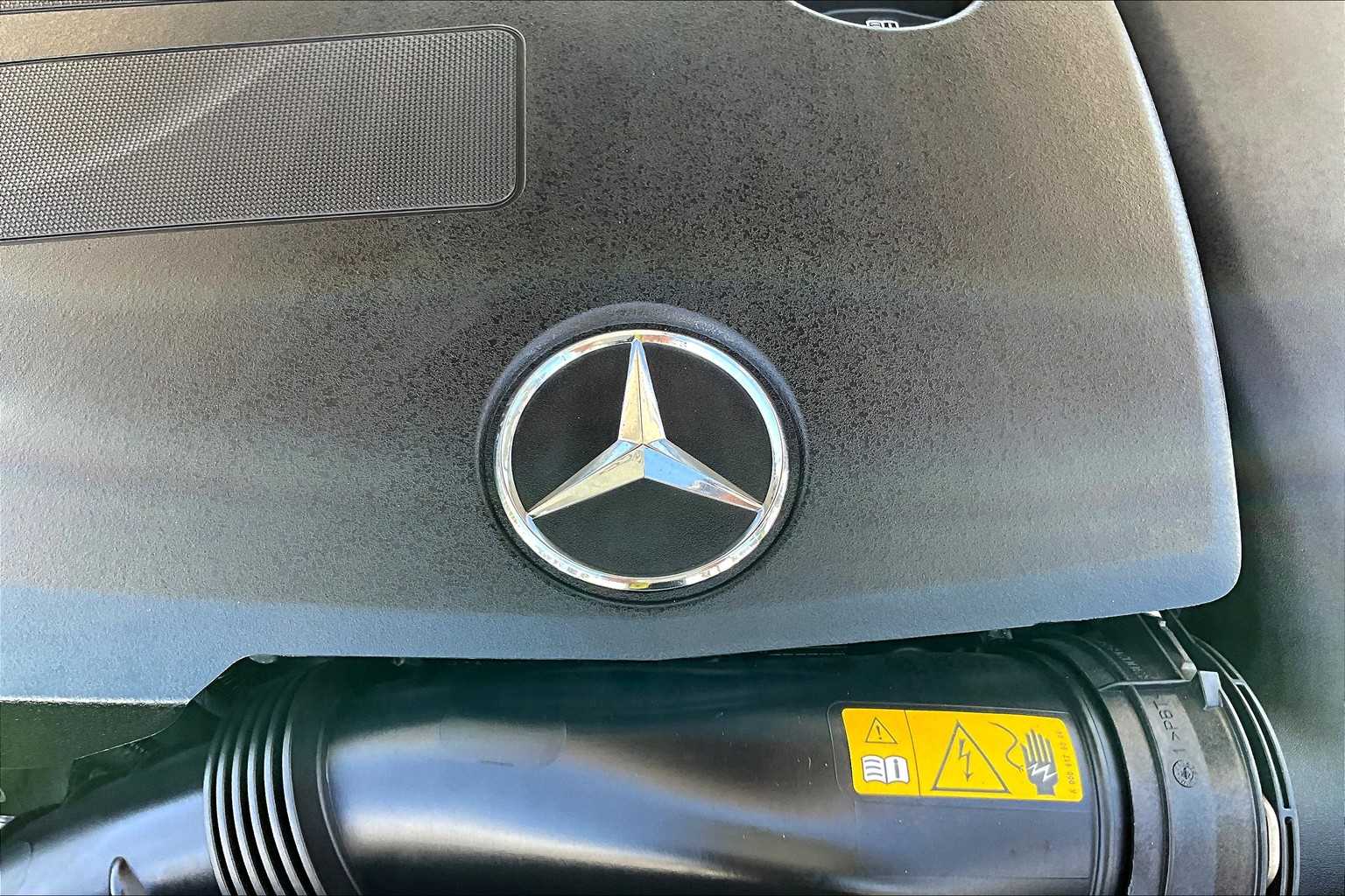 2023 Mercedes Benz C 300 AMG photo 32
