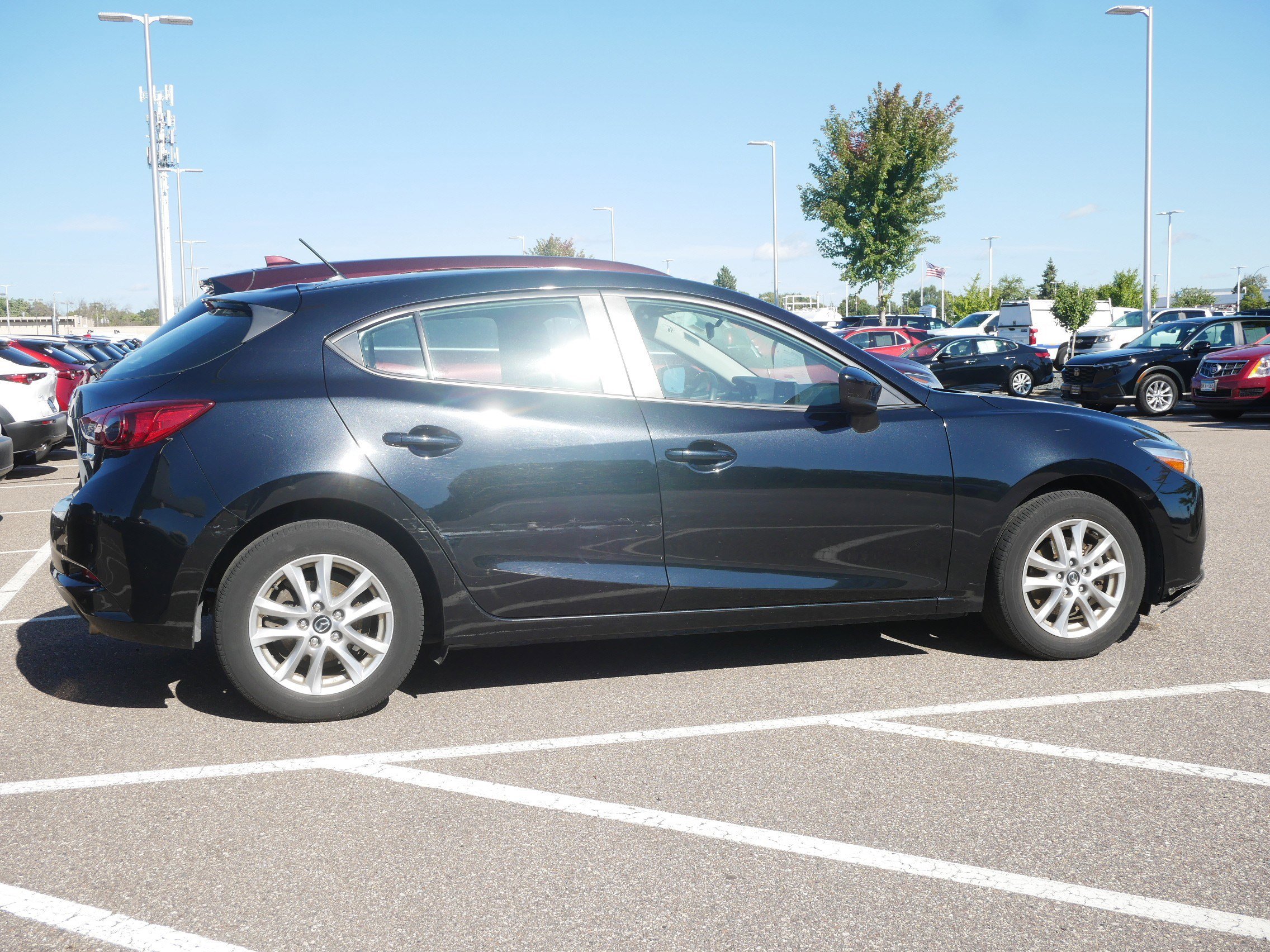 2018 Mazda Mazda3 Sport photo 3