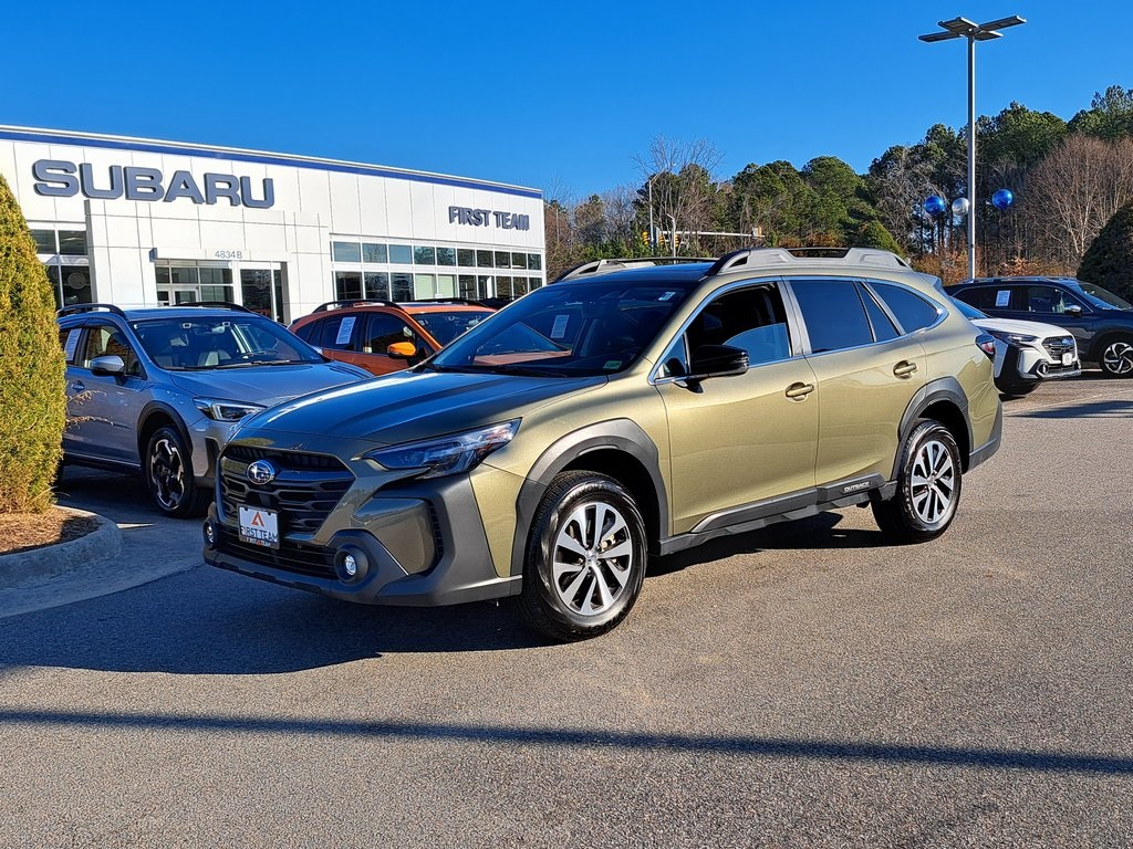 2025 Subaru Outback Premium's photo