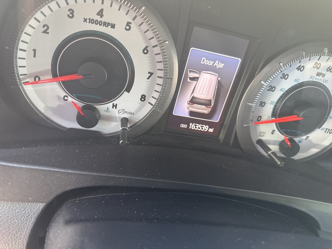 2019 Toyota Sienna SE Premium photo 12