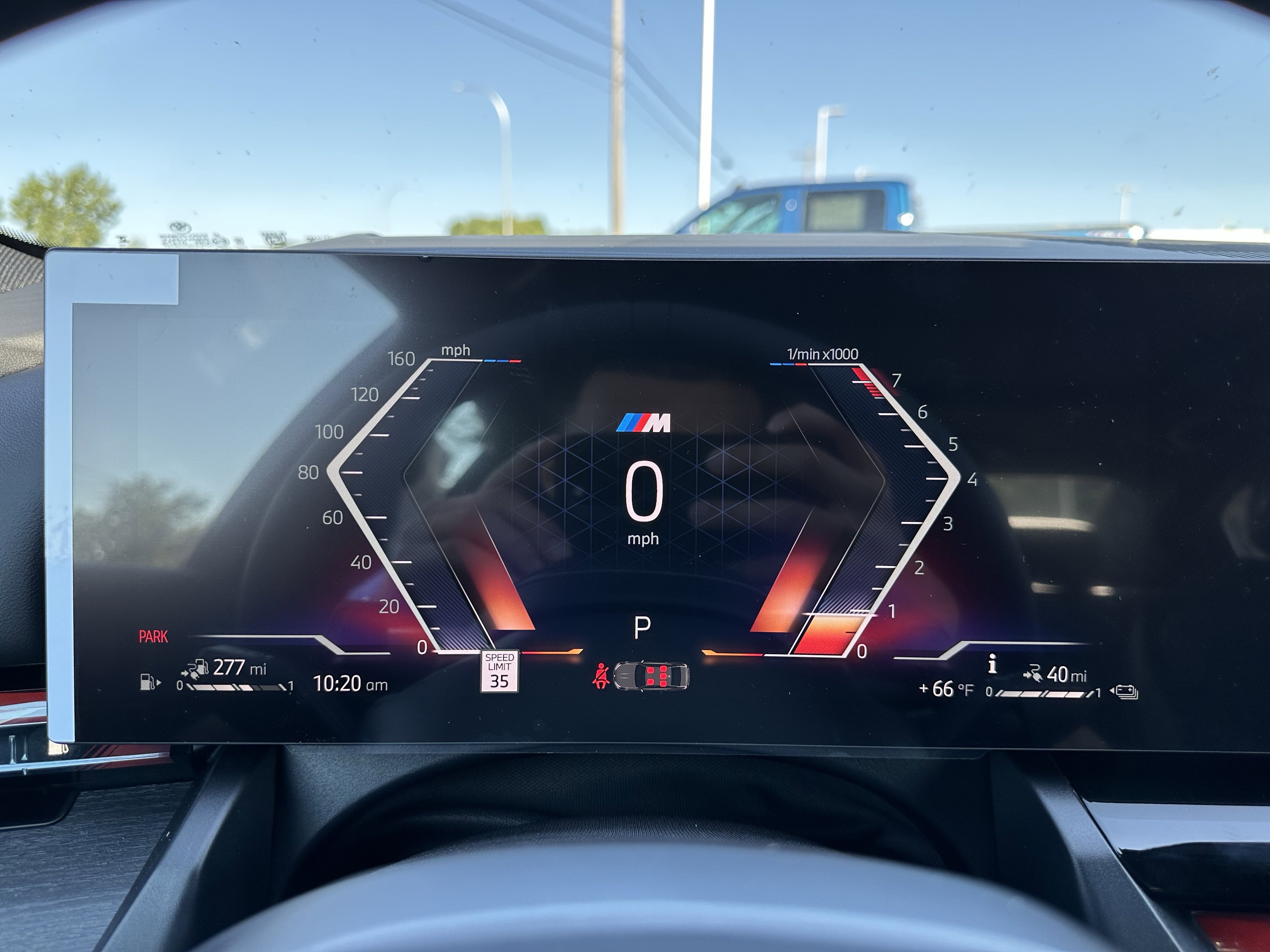 2026 Bmw 550e xDrive photo 2