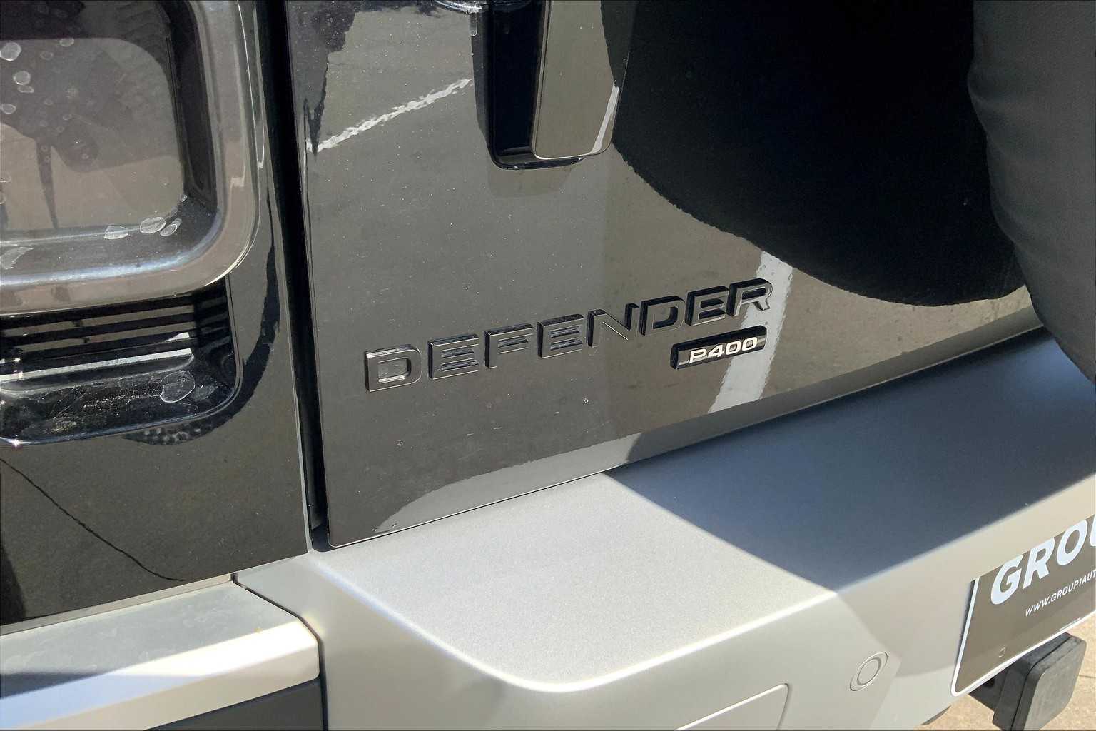 2023 Land Rover Defender SE photo 27