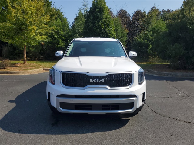 2025 Kia Telluride LX photo 2