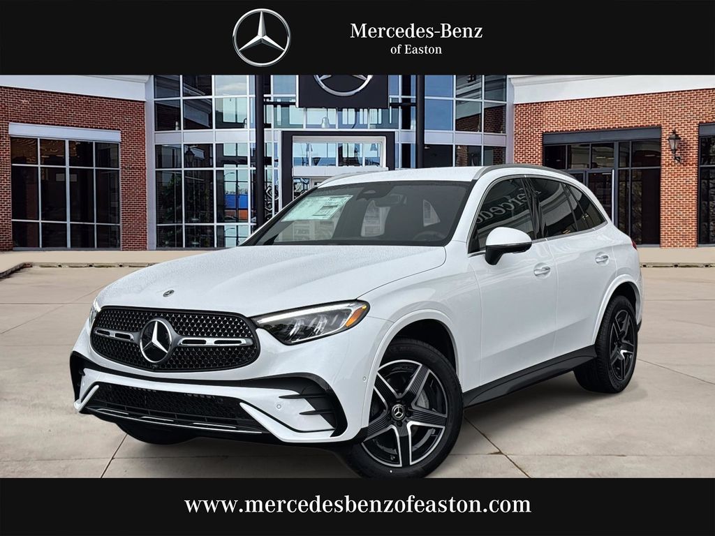 2025 Mercedes-Benz GLC Base's photo