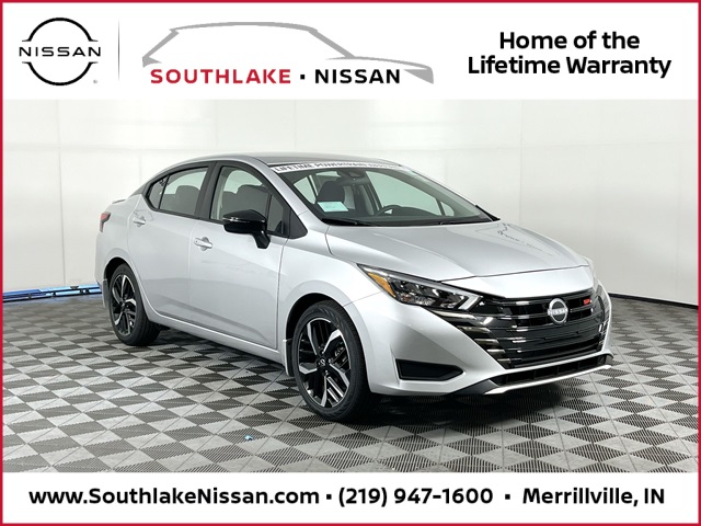 2025 Nissan Versa Sedan SR's photo