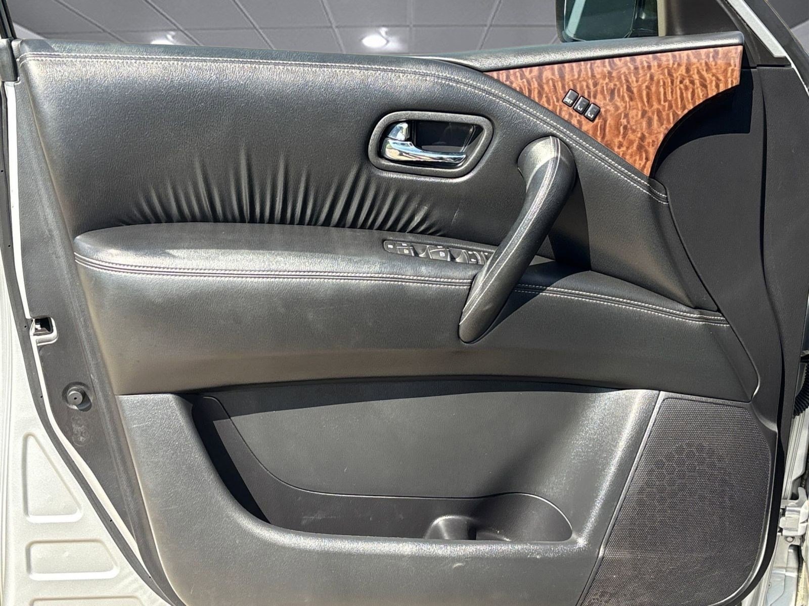 2020 Nissan Armada SL photo 13