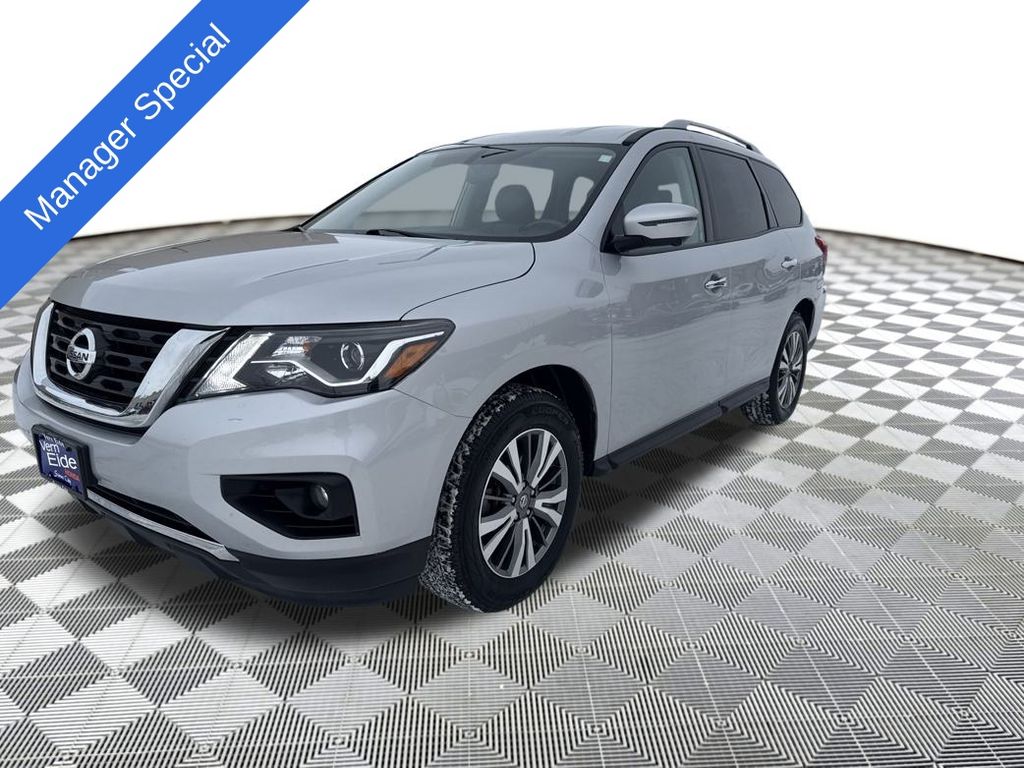 2020 Nissan Pathfinder SL's photo