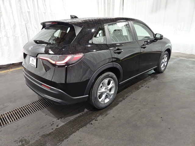 2025 Honda HR-V LX photo 3