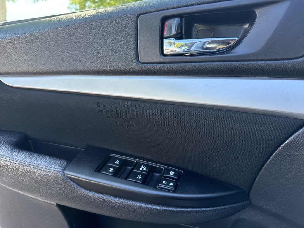 2014 Subaru Legacy 2.5i photo 18