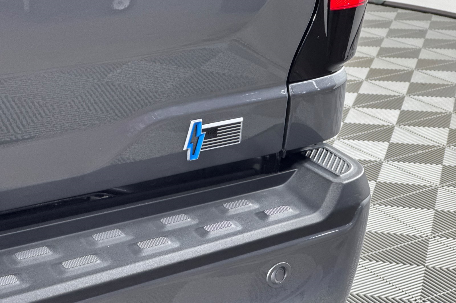 2024 Ford F-150 Lightning Platinum photo 27