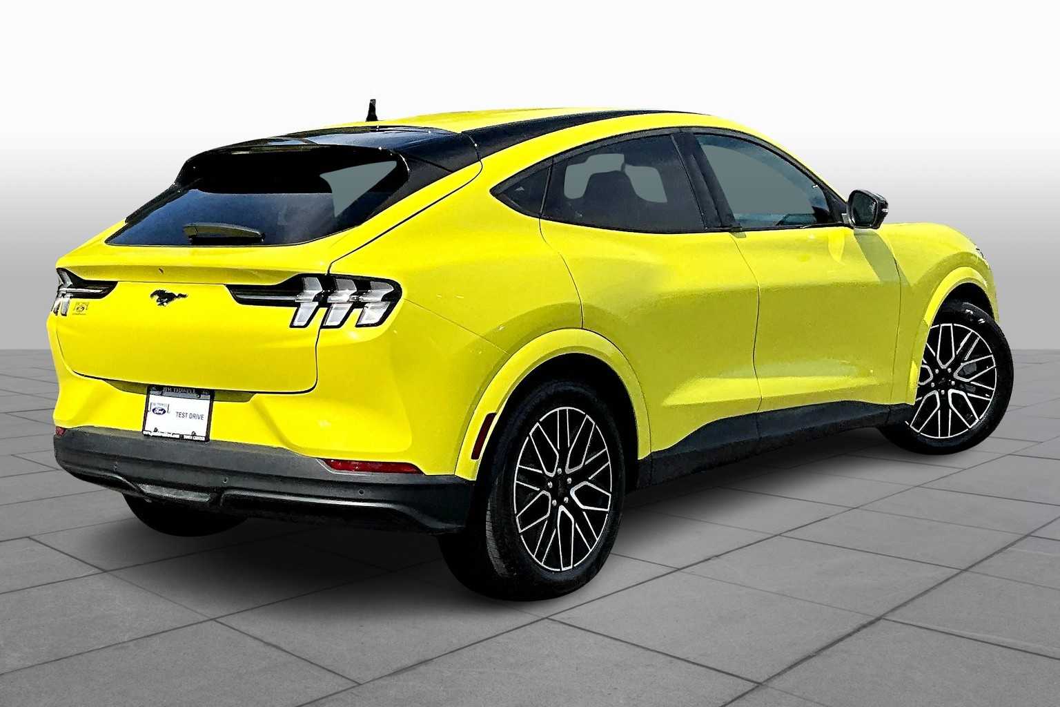 2025 Ford Mustang Mach-E Premium photo 11