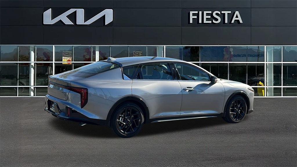 2025 Kia K4 GT-Line Turbo photo 3