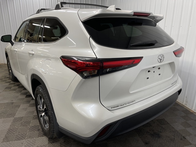 2022 Toyota Highlander XLE photo 9