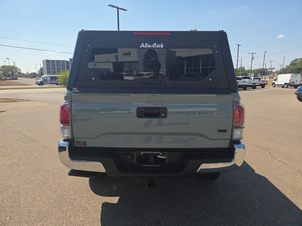 2023 Toyota Tacoma TRD Off-Road photo 6