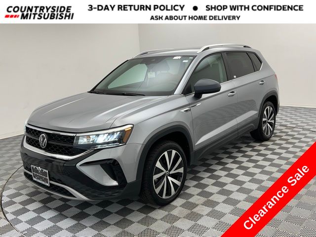 2024 Volkswagen Taos SE's photo