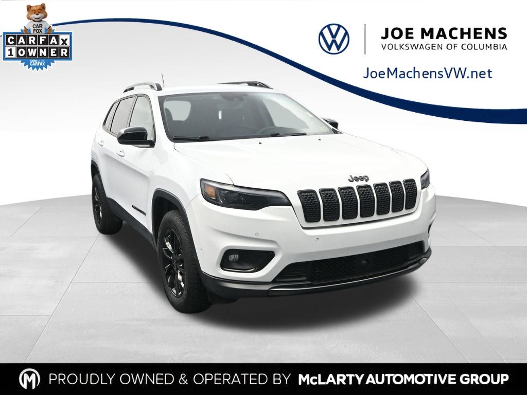 2023 Jeep Cherokee Altitude Lux's photo