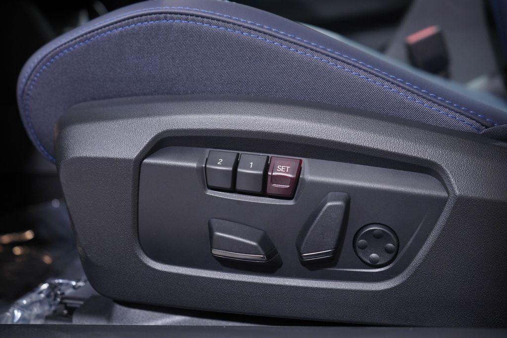 2025 Mini Cooper 2 Door Hardtop Signature photo 11