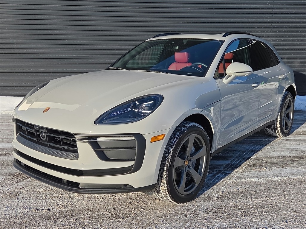 2025 Porsche Macan Base