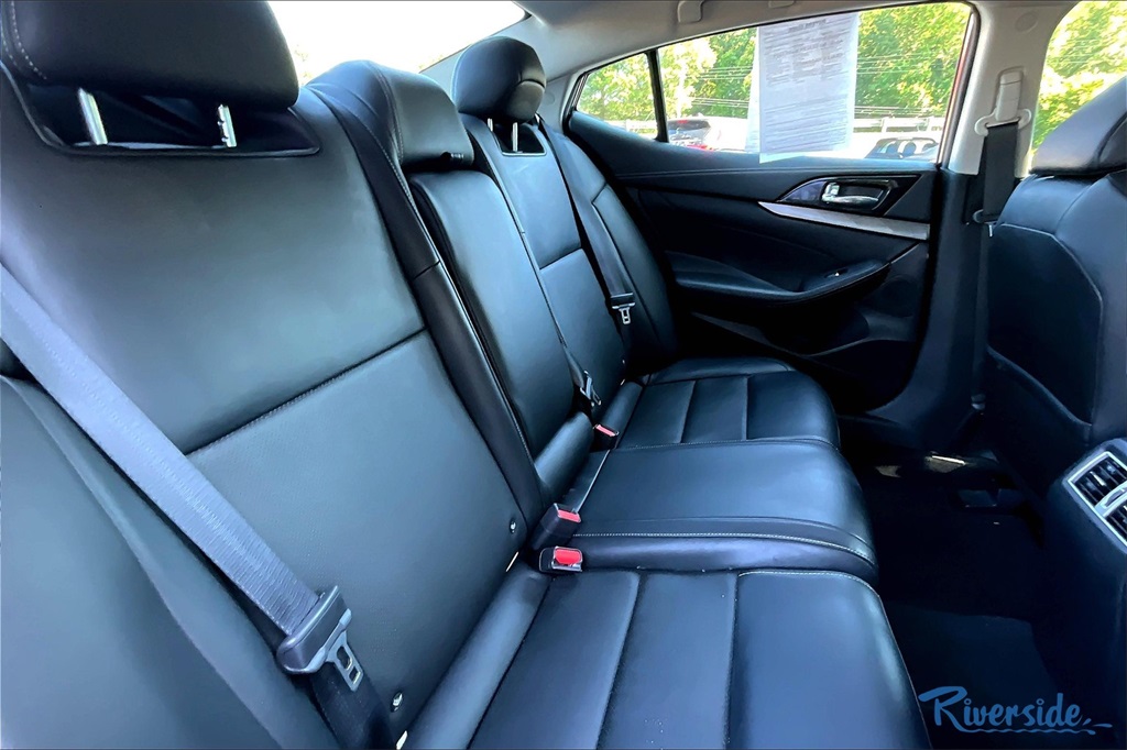 2023 Nissan Maxima SV photo 23