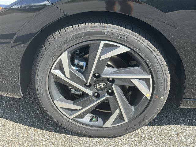 2025 Hyundai Elantra SEL Sport photo 11