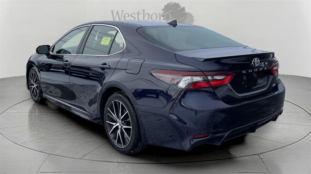 2022 Toyota Camry SE photo 5