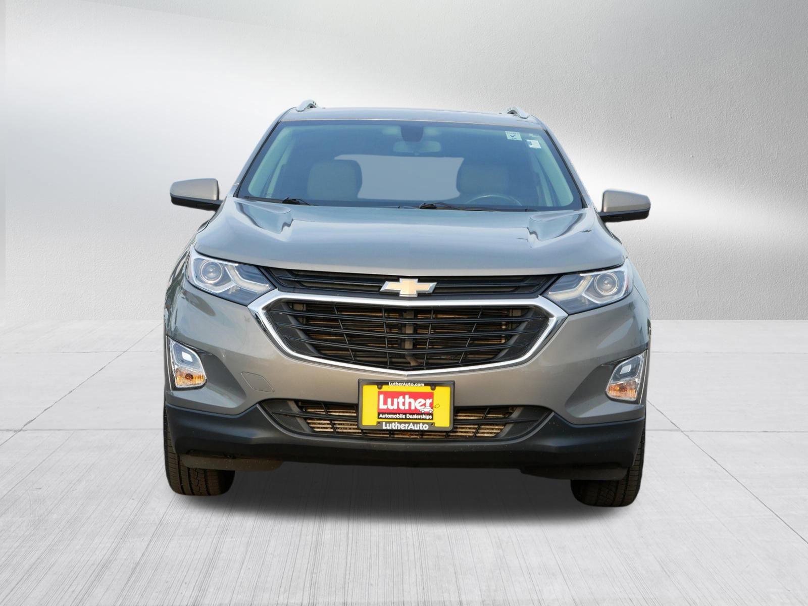 2018 Chevrolet Equinox LT photo 2
