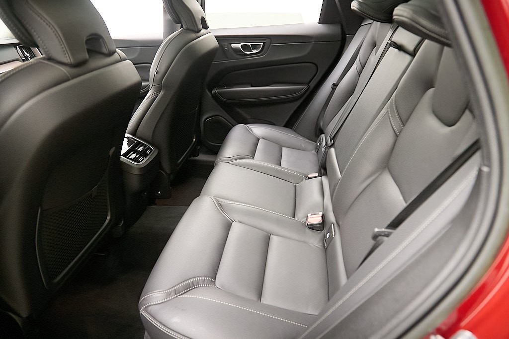 2023 VOLVO XC60 - Image 23