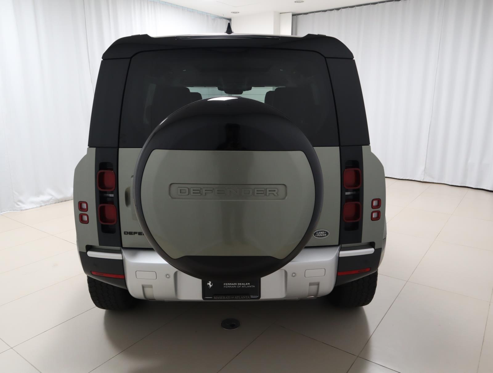 2023 Land Rover Defender 110 SE photo 3
