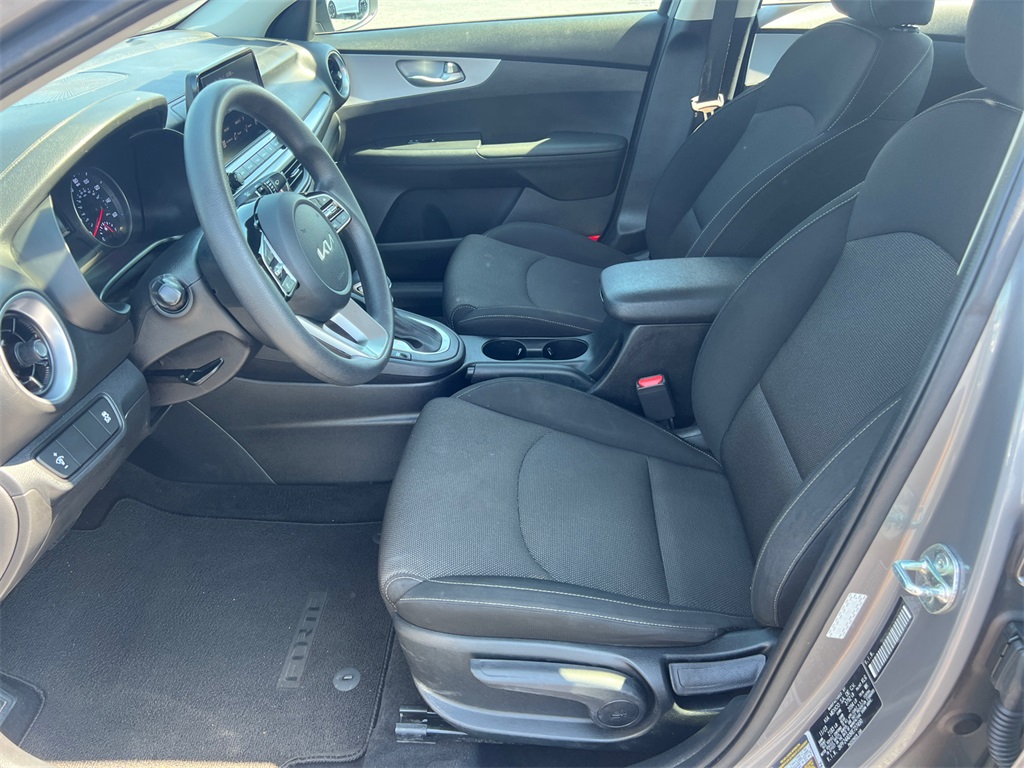 2024 Kia Forte LXS photo 9