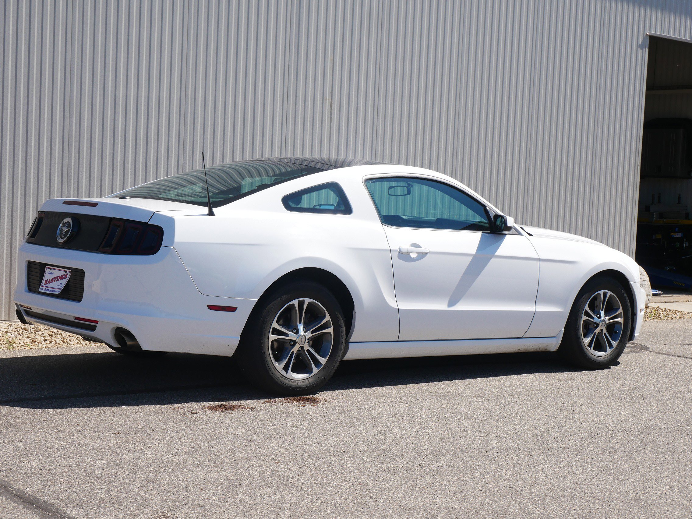 2014 Ford Mustang V6 Premium photo 4