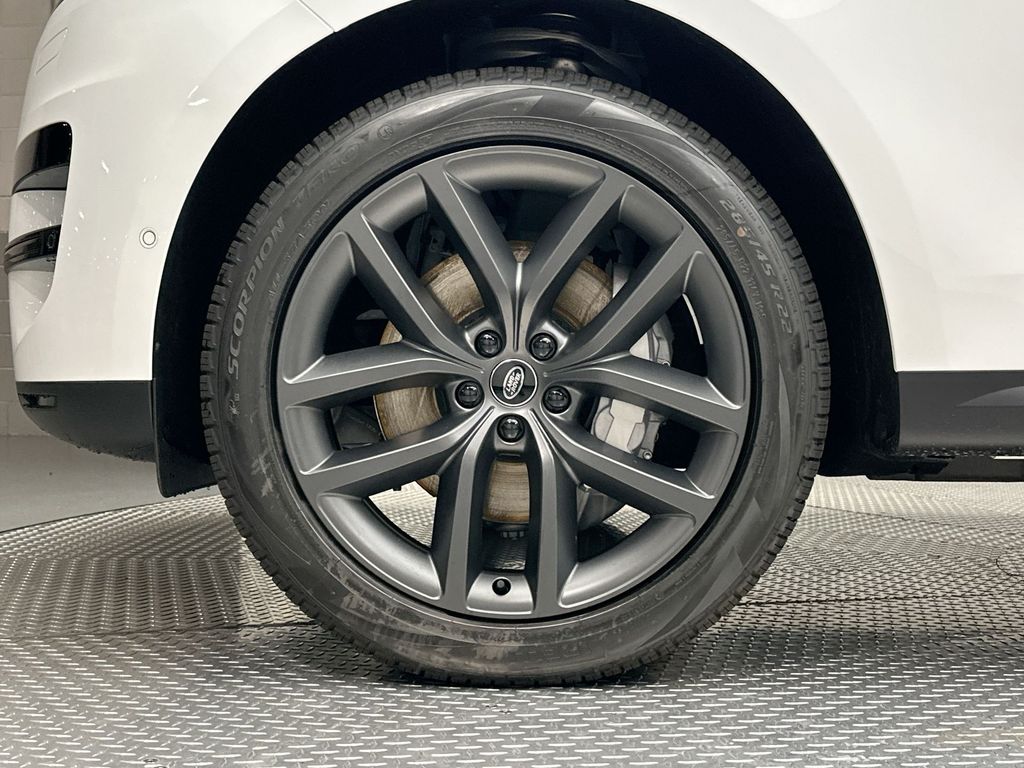 2024 Land Rover Range Rover Sport SE photo 10
